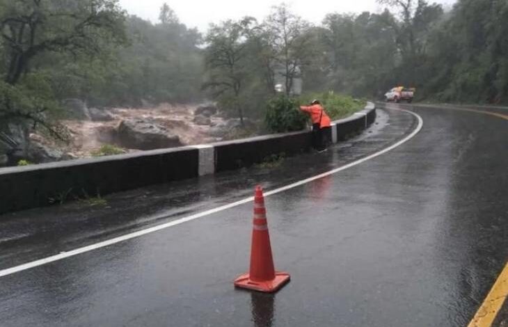 La lluvia provocó anegamientos en varios tramos de la ruta a los Valles ...